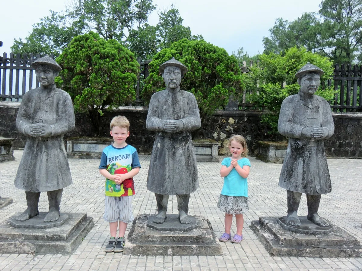 Hue Vietnam y niños