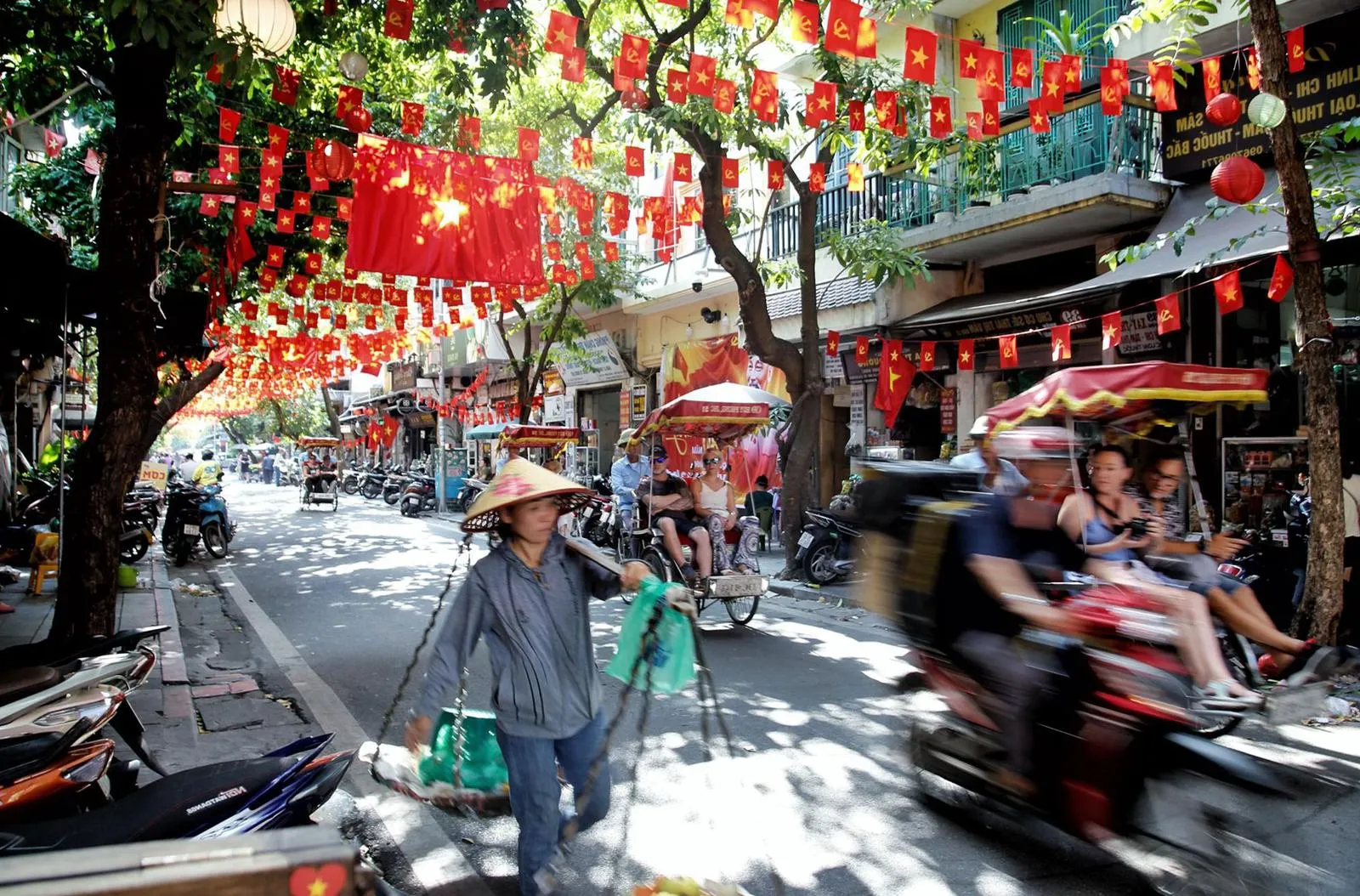 El ritual del dinero del infierno o billete funerario: Un puente espiritual en Vietnam